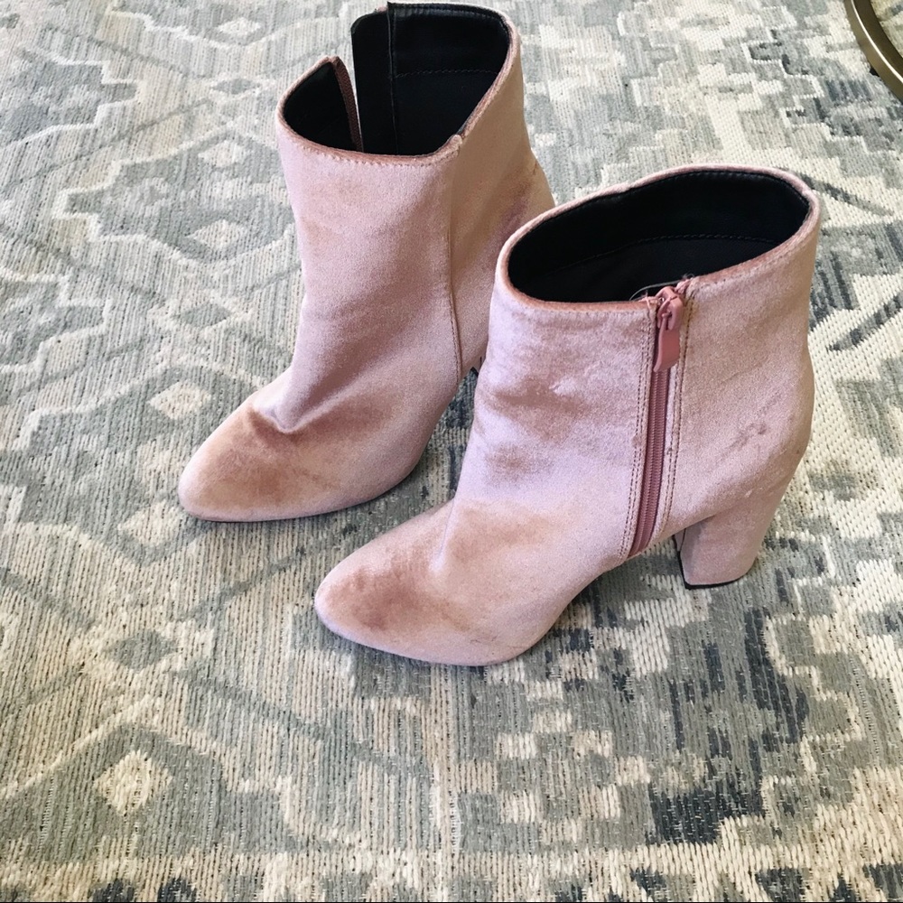Velvet blush pink booties - Picture 1 of 6